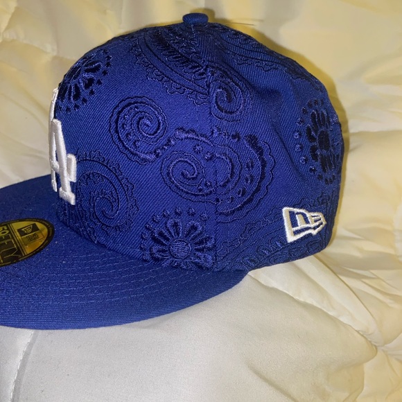 New era MLB men’s fitted blue paisley cap - Picture 3 of 4